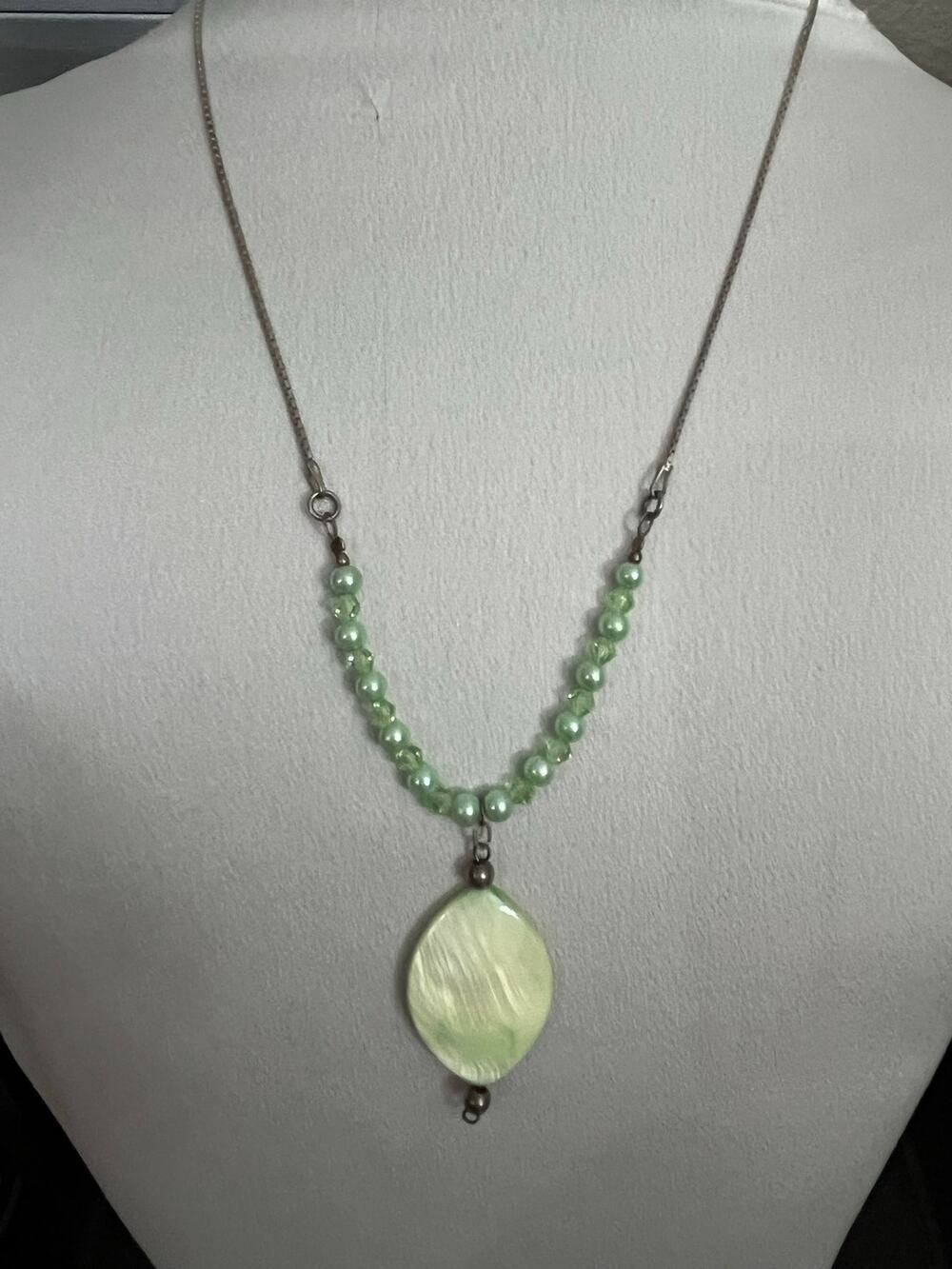 Vintage 925 Sterling Silver Italian Mint Green Mother of Pearl Necklace